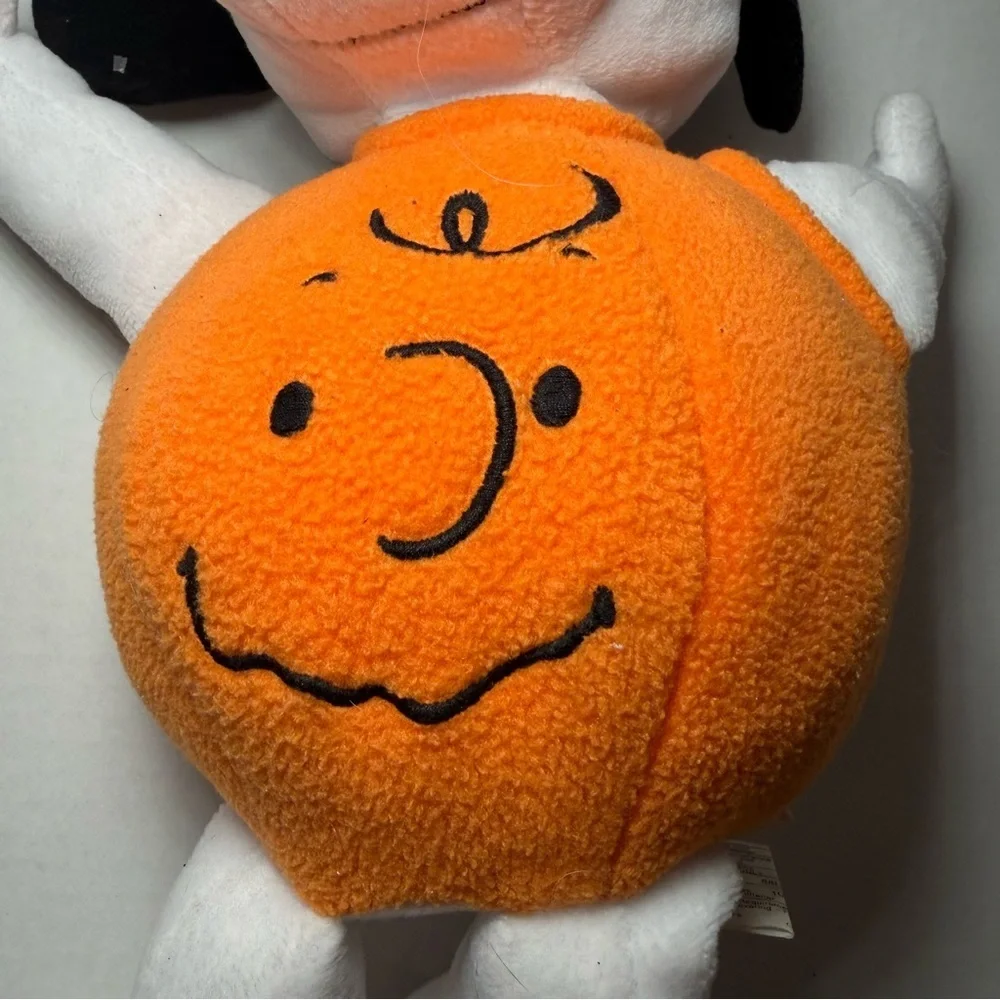Peanuts Snoopy Hallmark Great Pumpkin Charlie Brown Halloween Plush